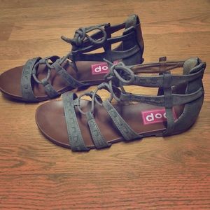 Size 8 woman’s sandals